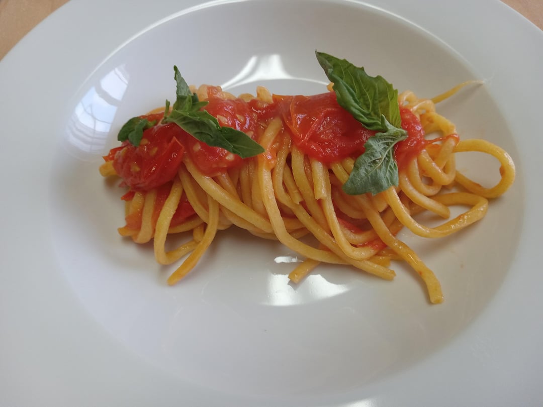 Hand-Stretched Spaghetti alla Chitarra with Fresh Tomato Basil Sauce