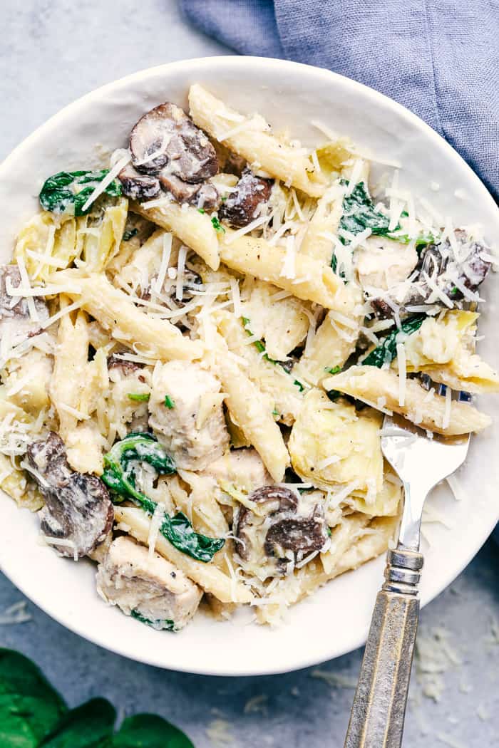 One-Pot Creamy Mushroom and Spinach Fusilli