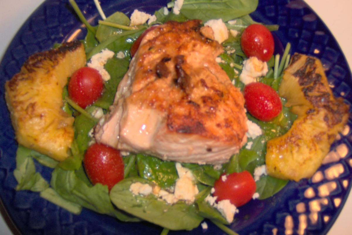 Migraine-Relief Salmon & Spinach Salad