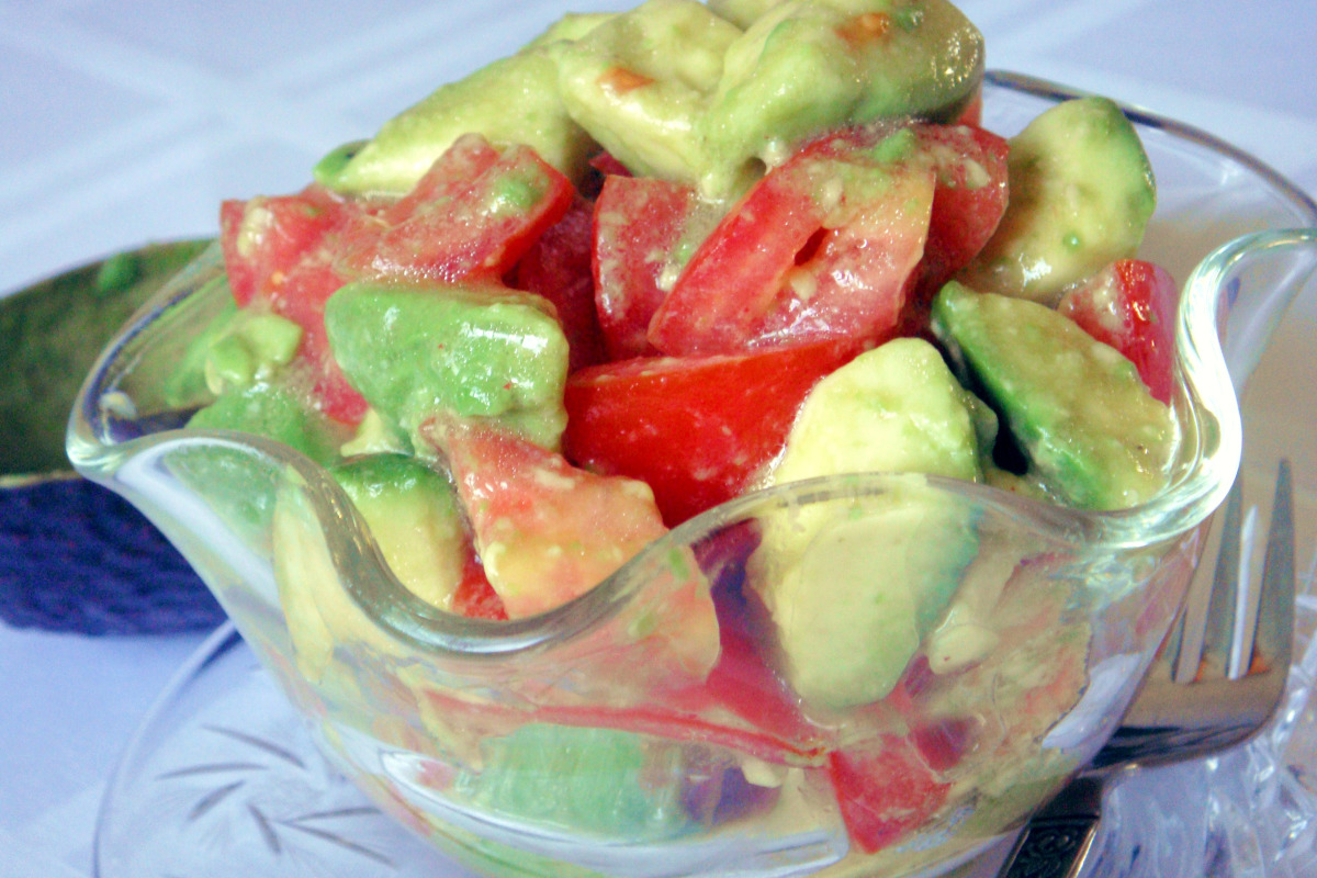 No-Cook Avocado and Tomato Salad with Lemon Vinaigrette