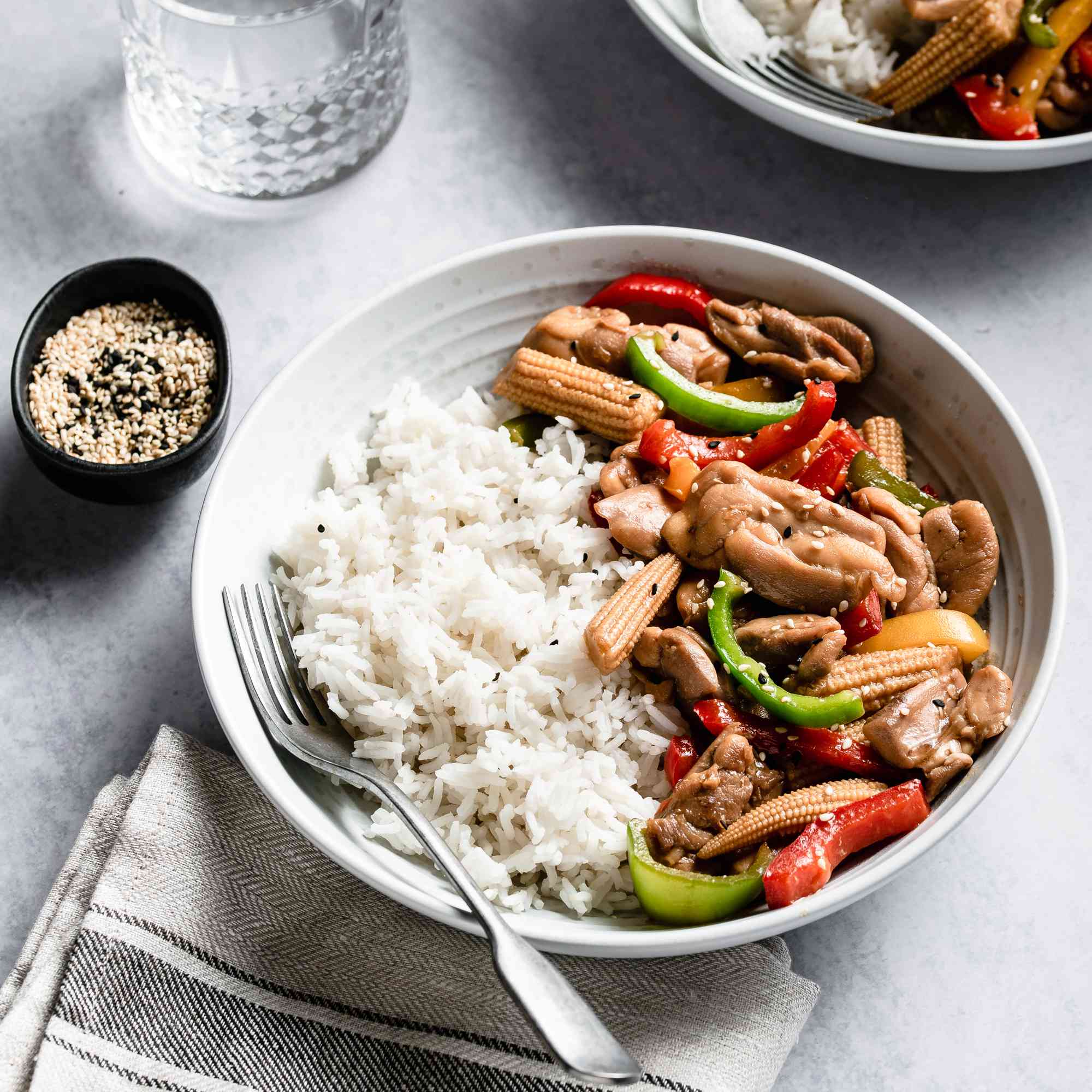 Layered Stir-Fry Chicken with Garlic and Bell Peppers