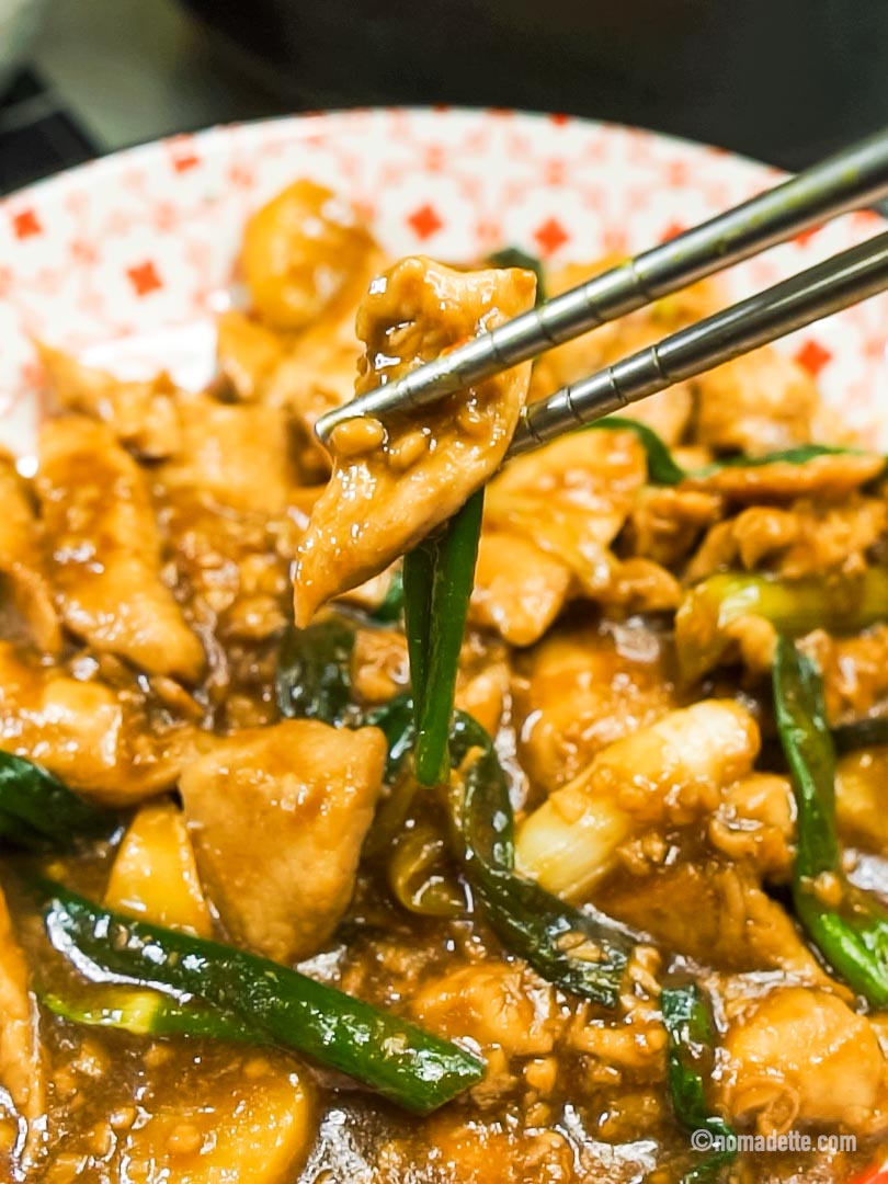 Stir-Fried Chicken with Ginger and Scallion Sauce