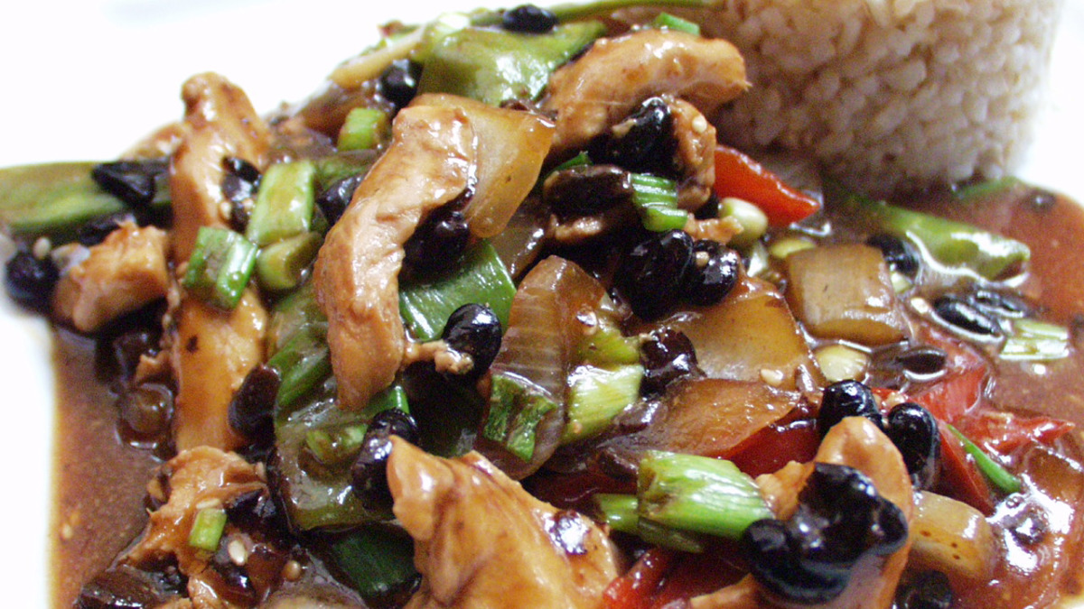 Pan-Seared Chicken with Spiced Red Pepper and Black Bean Ragout