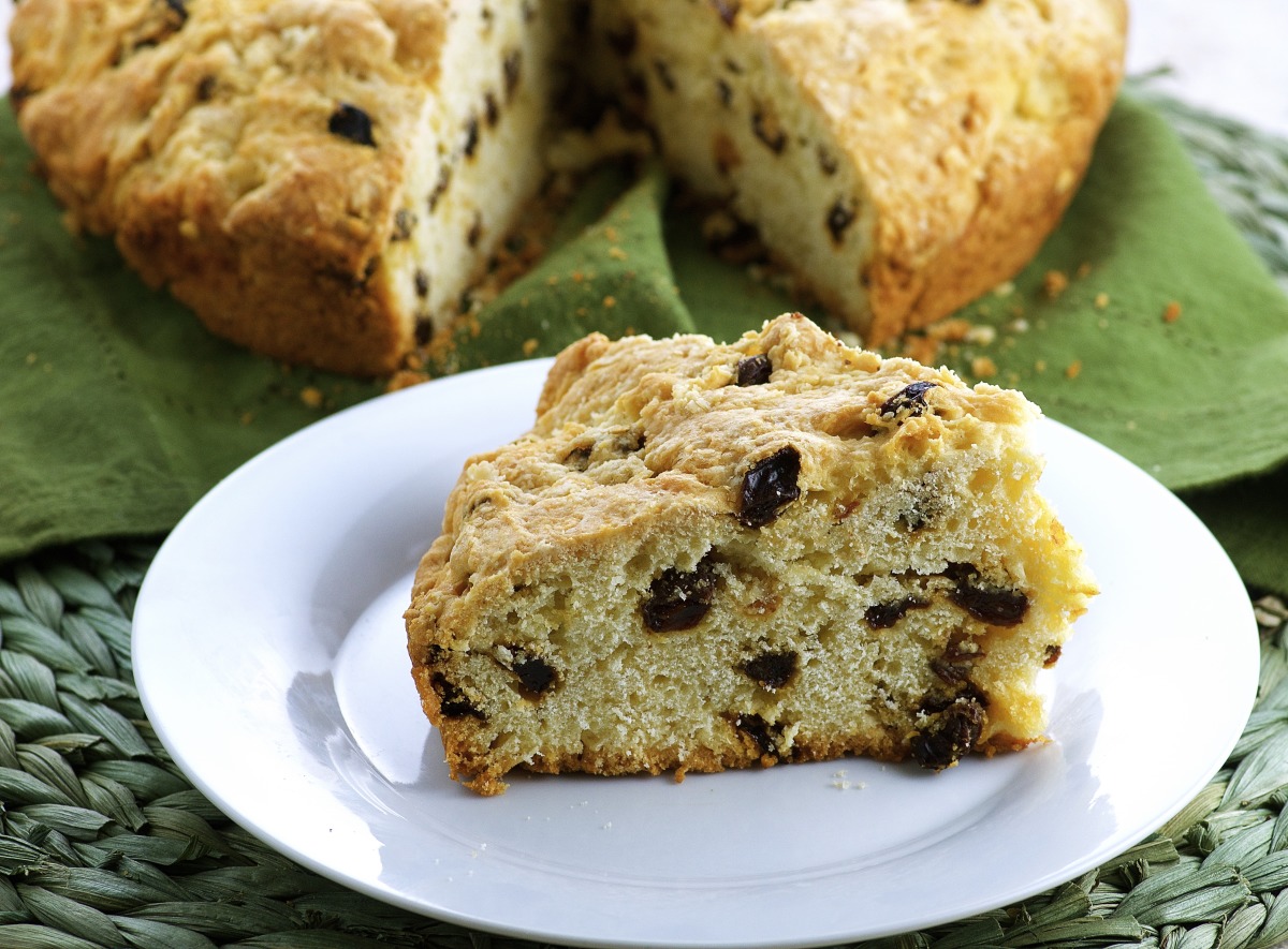 Traditional Irish Soda Bread with Buttermilk and Caraway