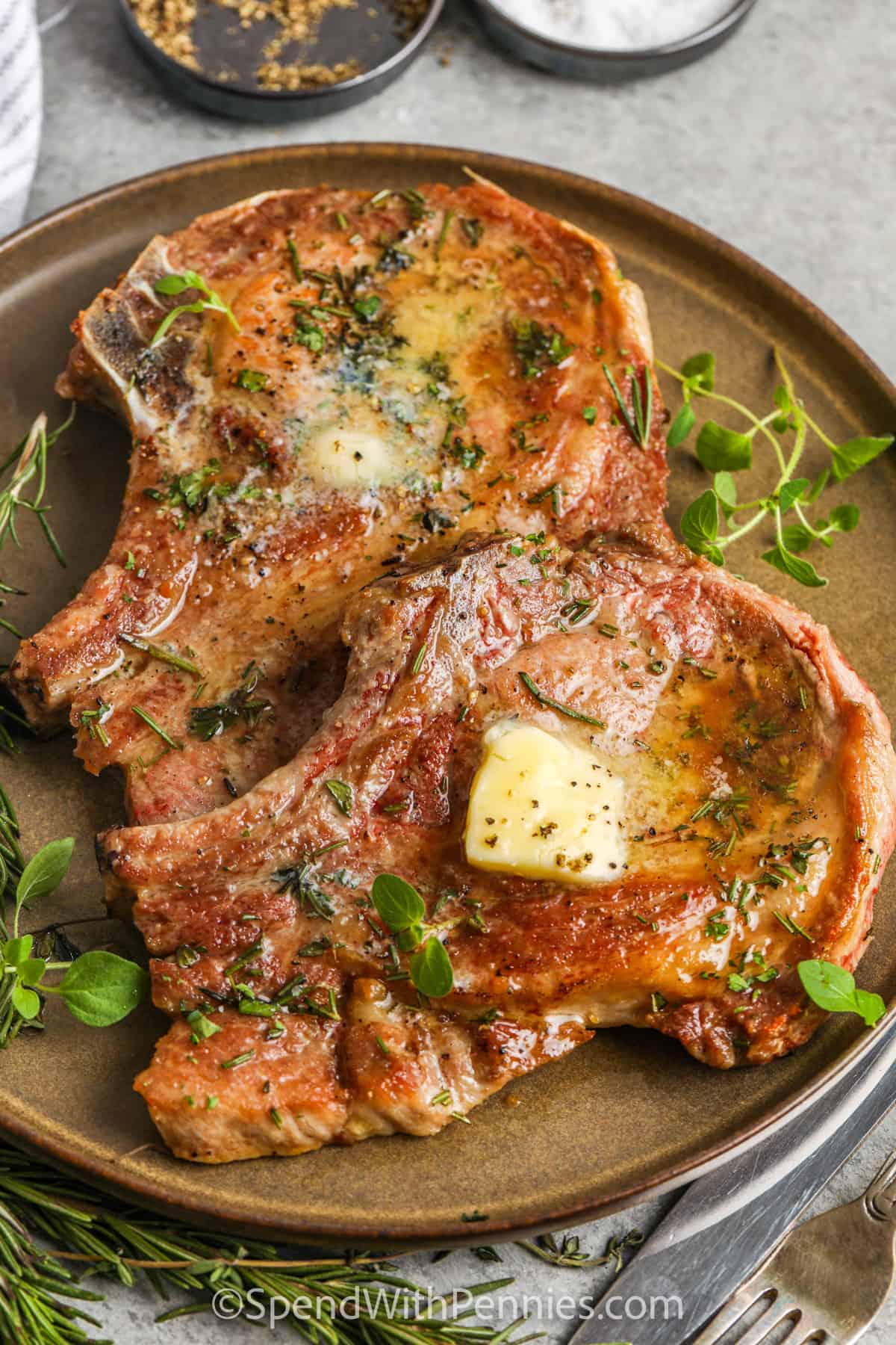 Pan-Seared Pork Chops with Apple-Cinnamon Glaze