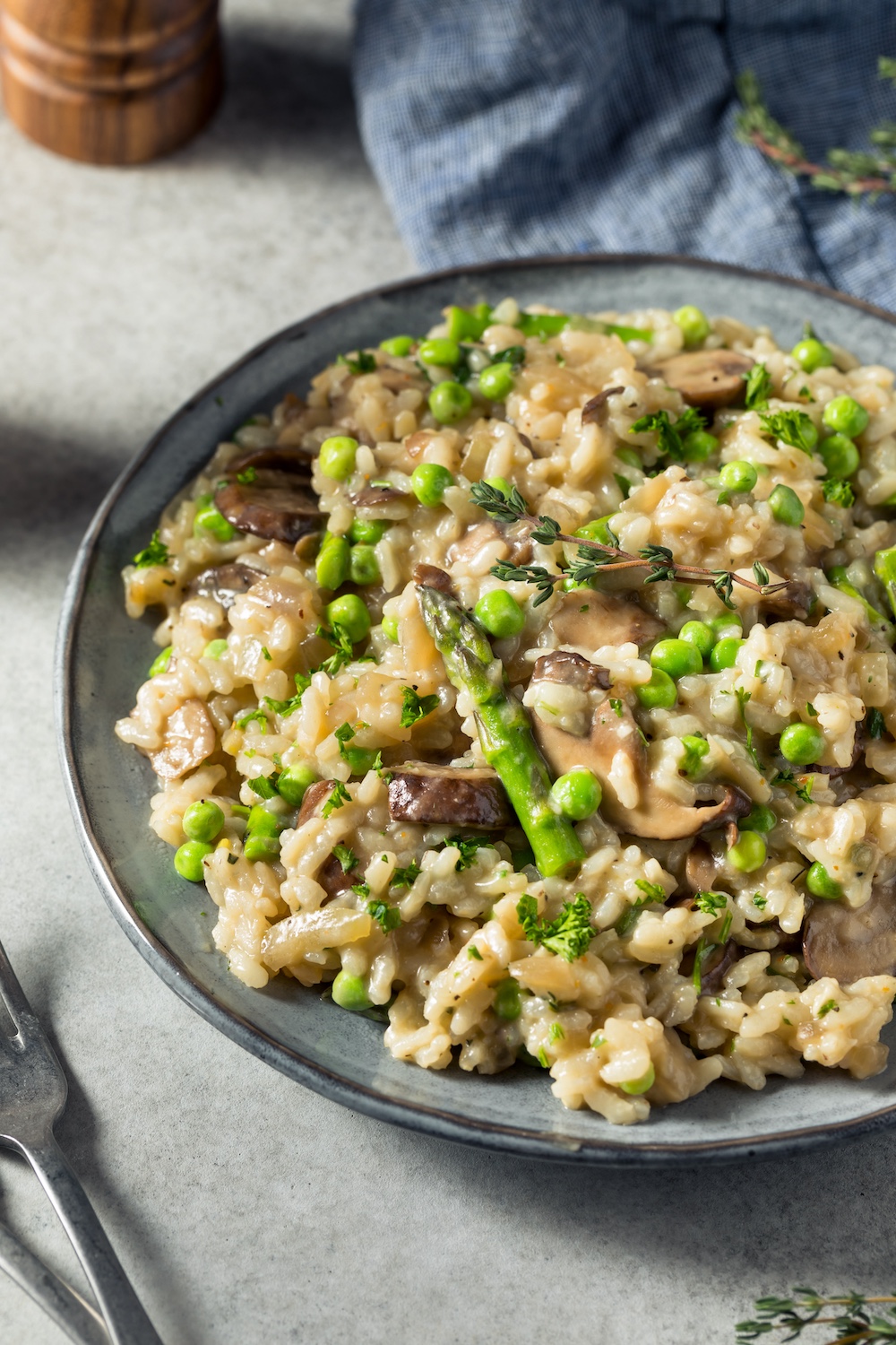 Asparagus and Mushroom Risotto with White Wine