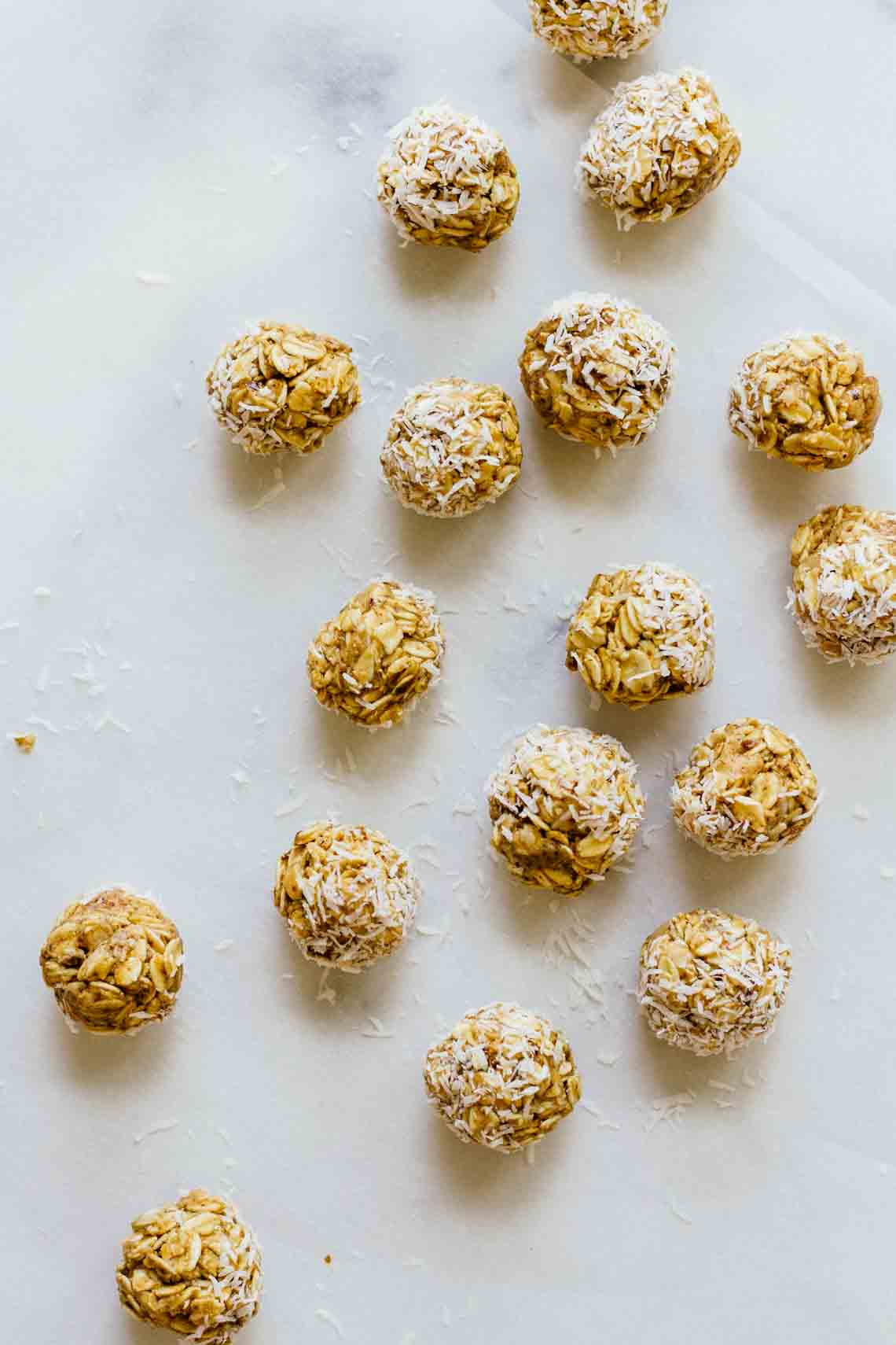 No-Bake Energy Bites with Oats and Honey