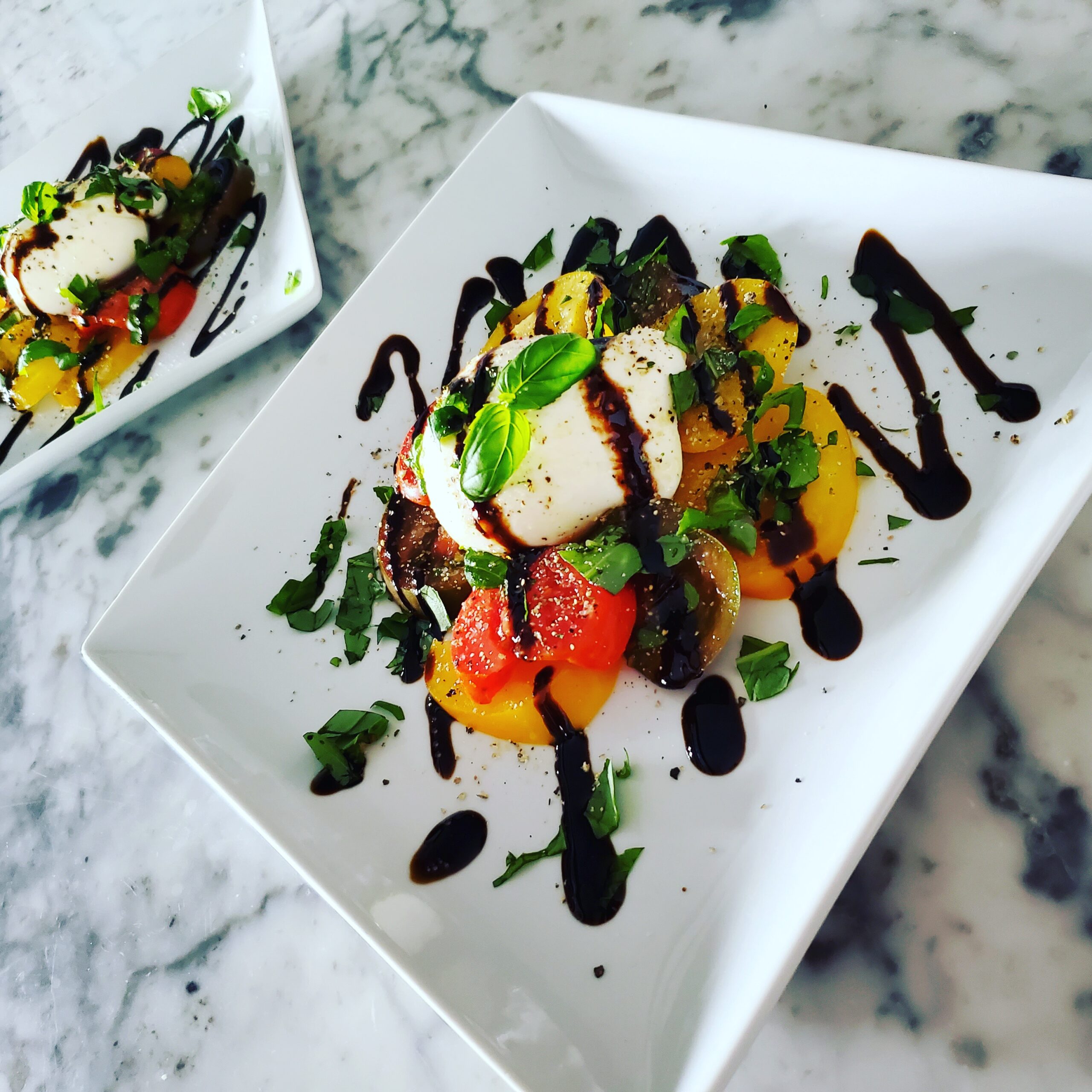 Heirloom Tomato & Burrata Caprese Salad
