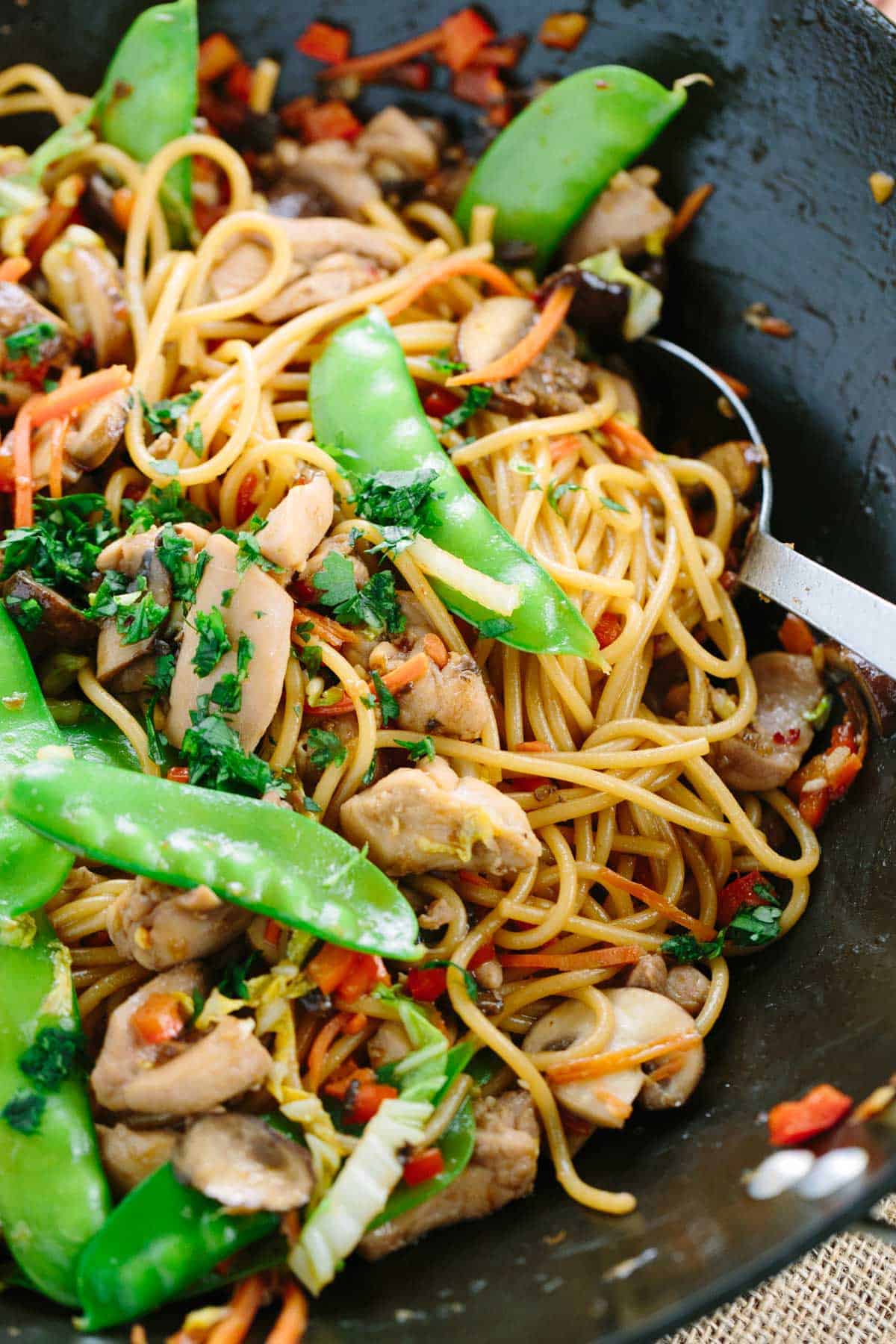 Stir-Fried Asian Noodles with Garlic and Fresh Vegetables