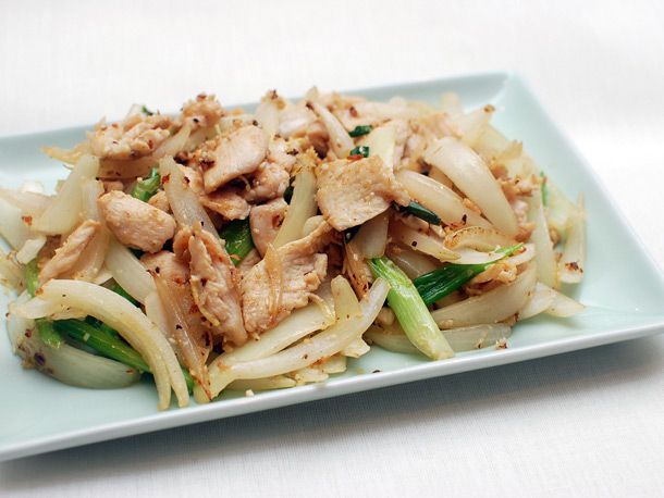 Stir-Fried Fuding White Tea Infused Chicken with Ginger and Scallions