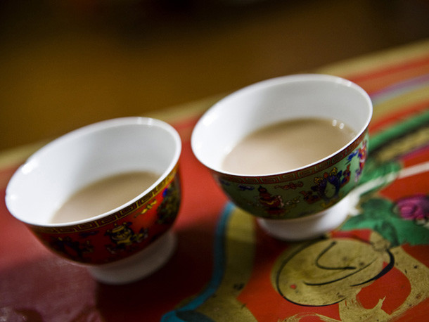 Tibetan Butter Tea with Salted Yak Butter and Black Tea