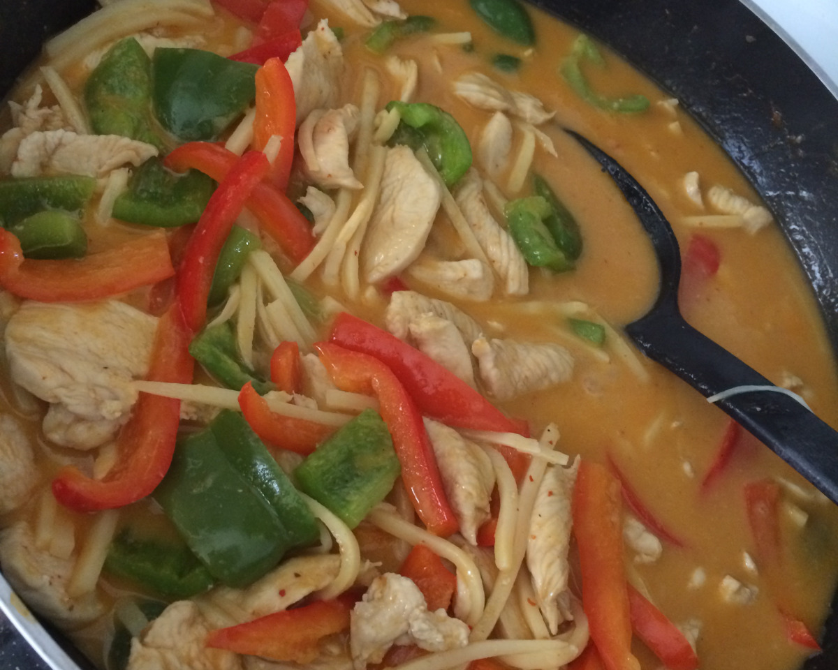 Intermediate-Heat Thai Green Curry with Chicken and Bamboo Shoots