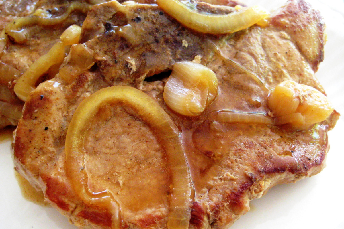 Slow-Braised Southern-Style Smothered Pork Chops