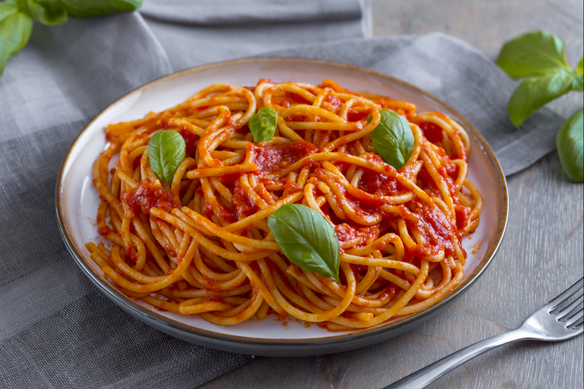 Spaghetti with Tomato-Saffron Sauce