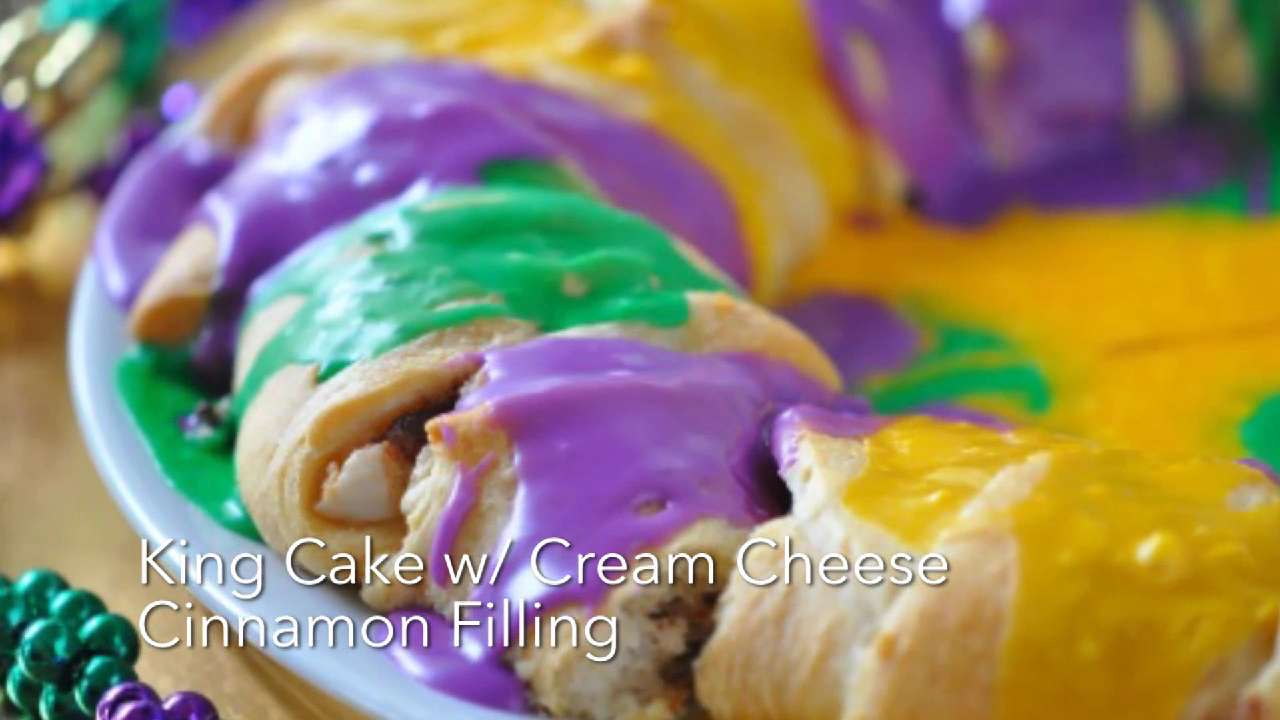 Classic New Orleans King Cake with Cinnamon and Cream Cheese Filling