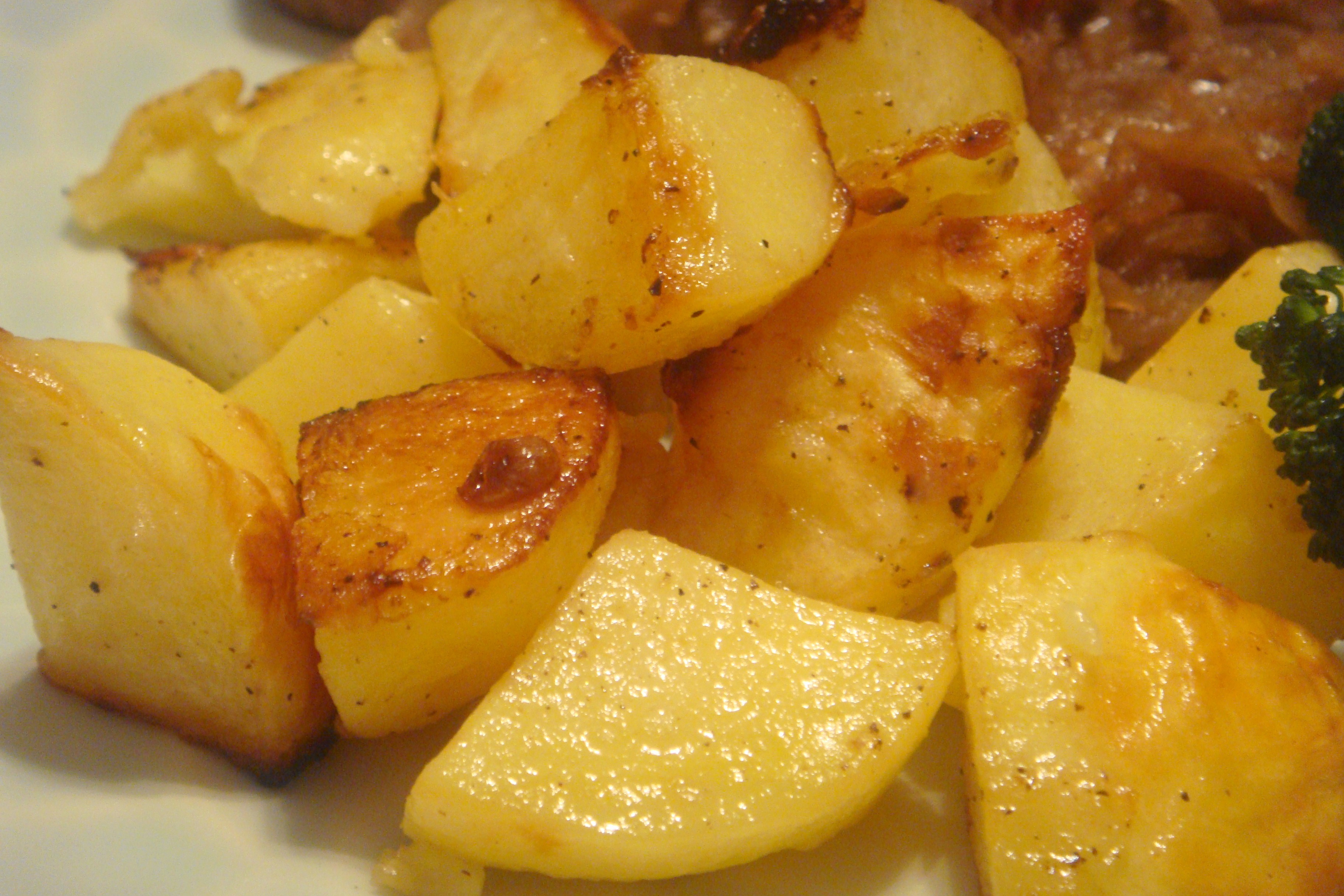Lemon-Rosemary Roasted Potatoes with Garlic