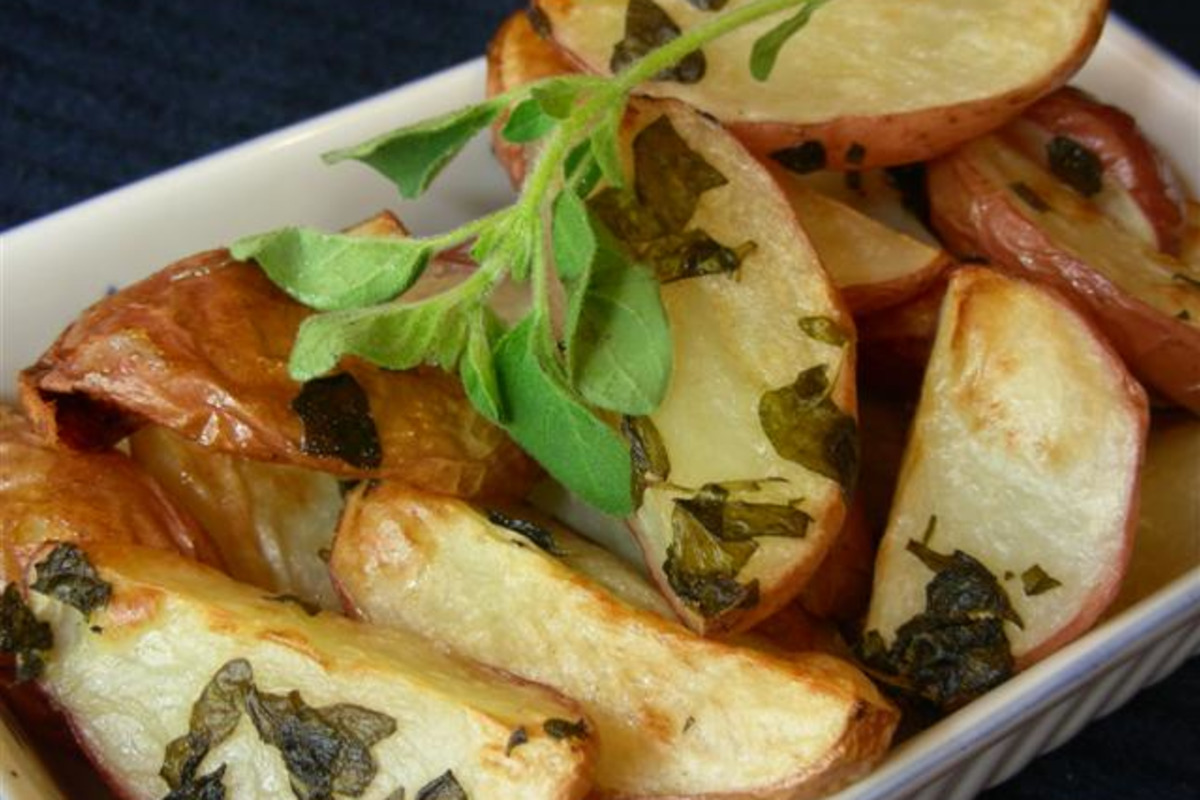 Greek Lemon-Oregano Roasted Potatoes