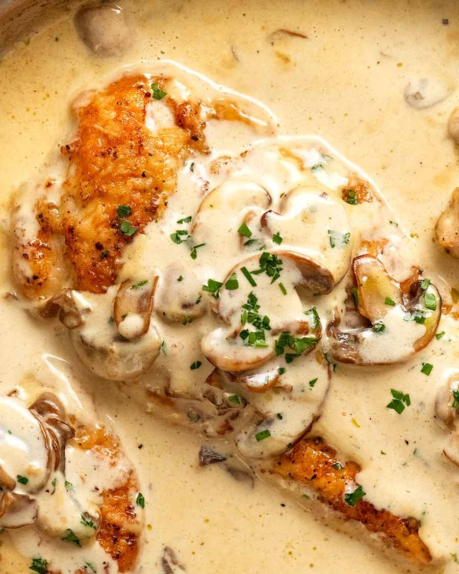 Italian Pan-Seared Chicken with White Wine and Mushroom Sauce