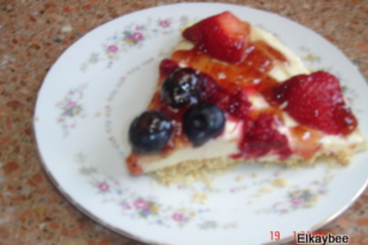 No-Bake Lemon Yogurt Cheesecake with Fresh Berries