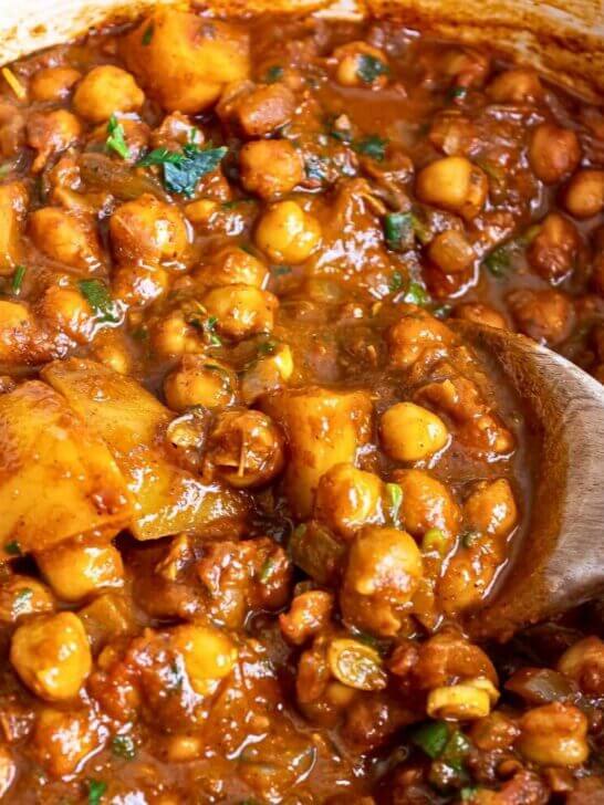 Tandoori-Spiced Chickpea and Potato Curry
