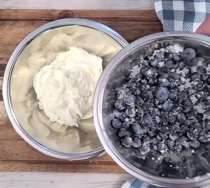 No-Bake Lemon Blueberry Cheesecake Jars