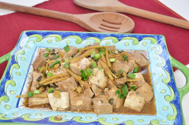 Stir-Fried Tofu with Ginger and Garlic in Soy Sauce