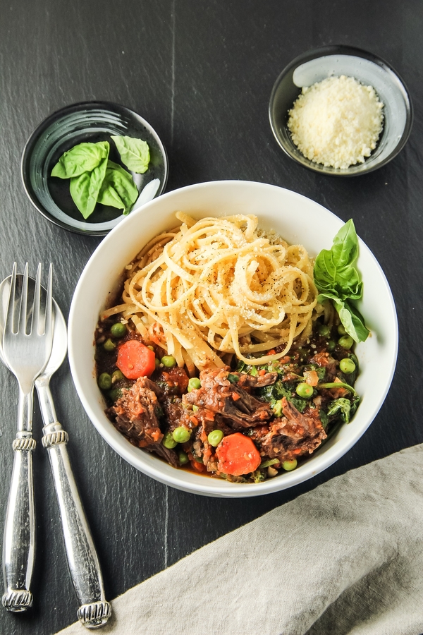 Slow-Cooked Salvadoran Beef with Tomato and Chile Sauce