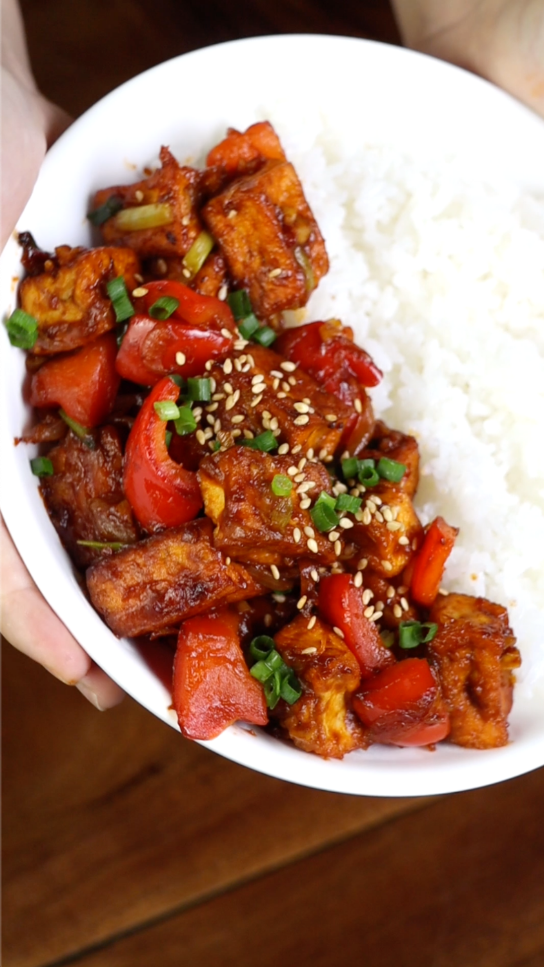 Spicy Stir-Fried Tofu with Garlic and Bell Peppers
