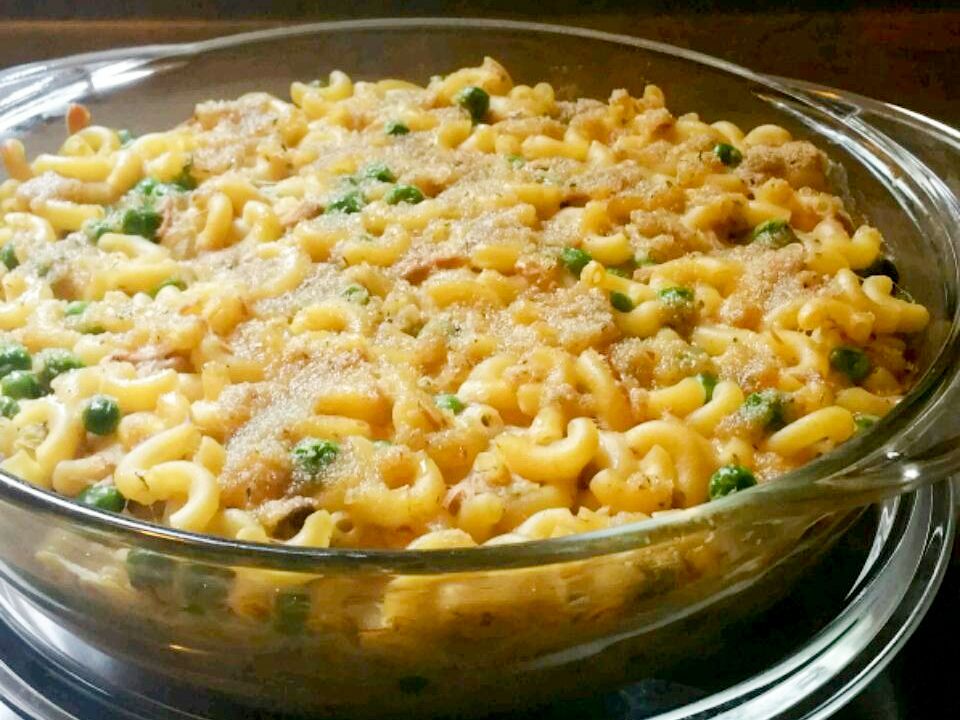 Television-Inspired Retro Tuna Casserole