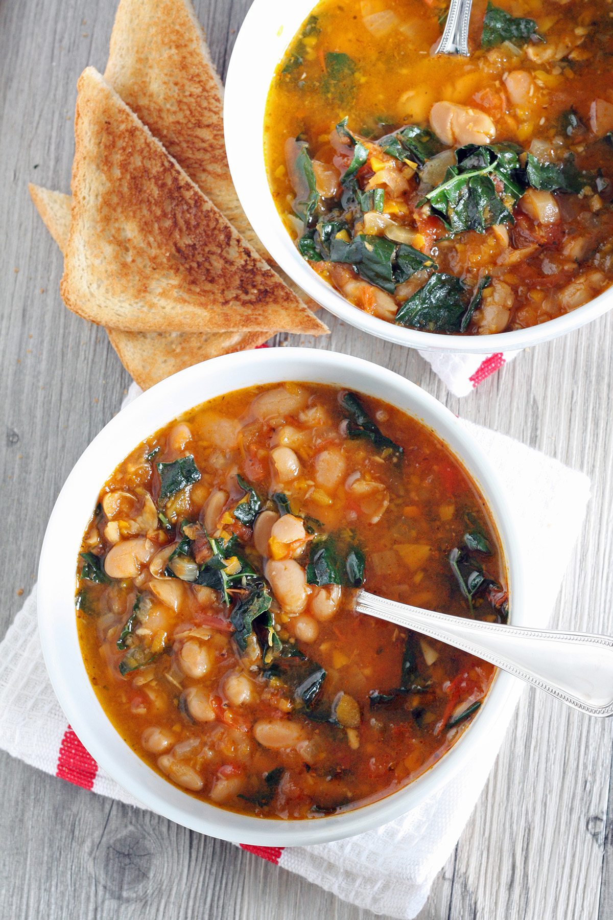 Slow-Simmered Rustic Tomato and Cannellini Bean Soup