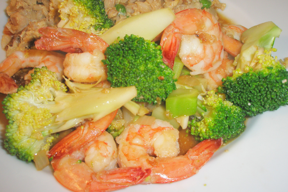 Garlic-Ginger Shrimp Stir Fry with Broccoli