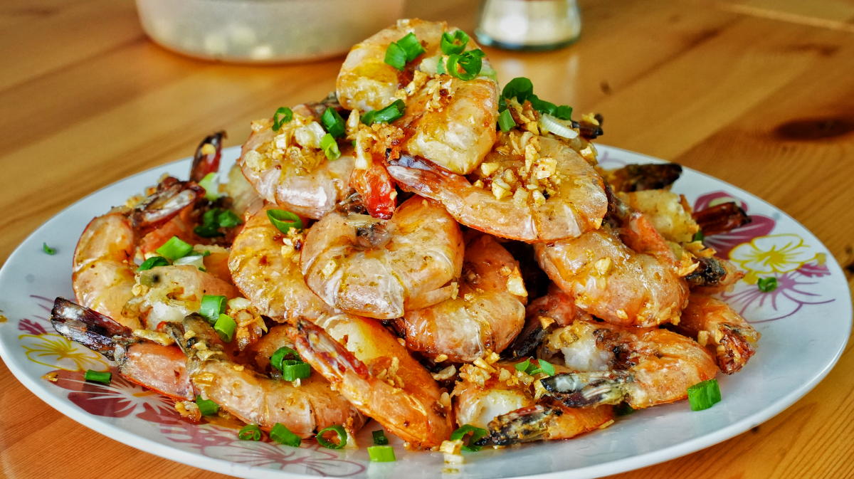 Shanghainese Stir-Fried River Shrimp with Garlic