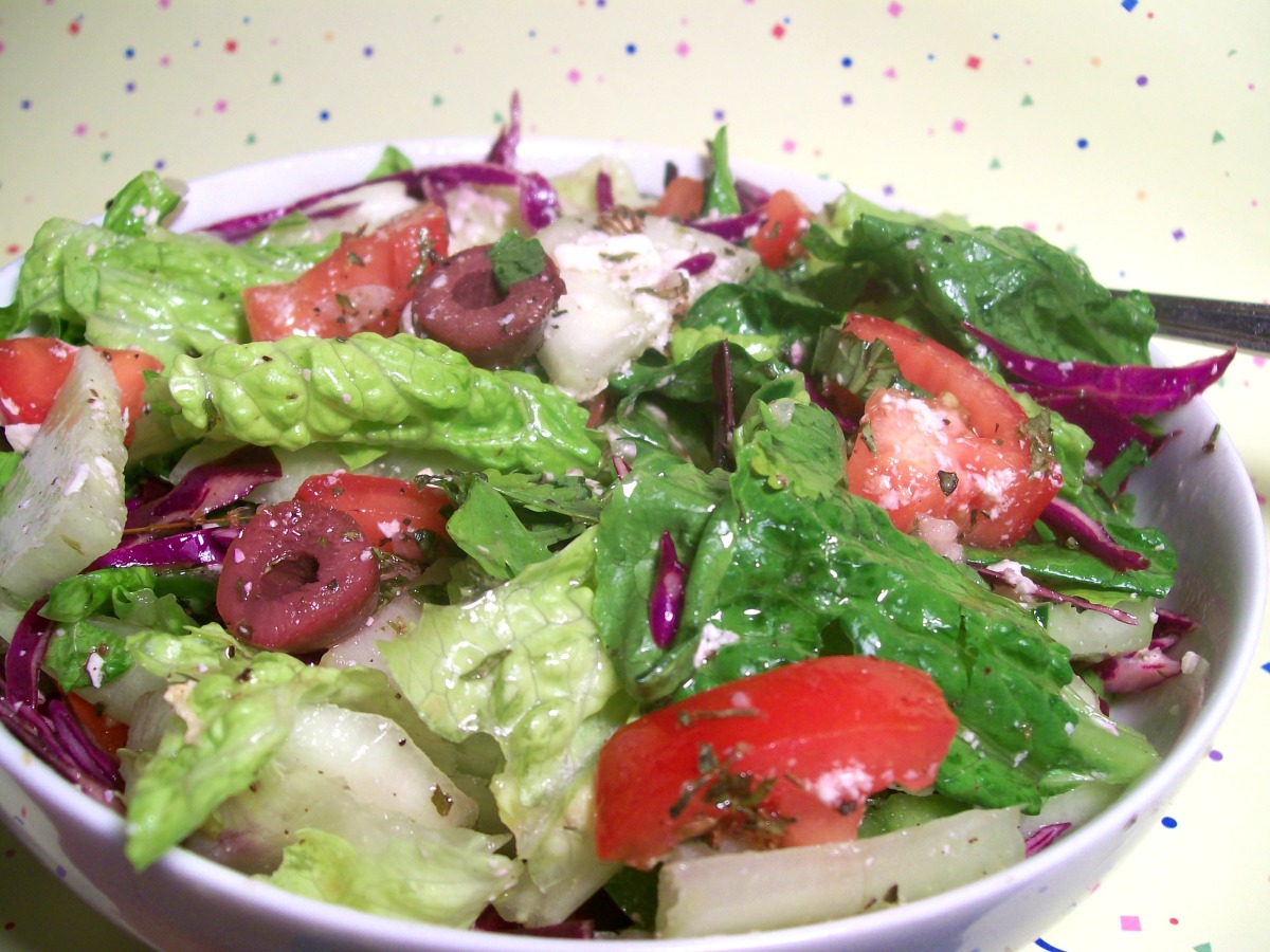 Midwest Estate Garden Salad with Herb Vinaigrette