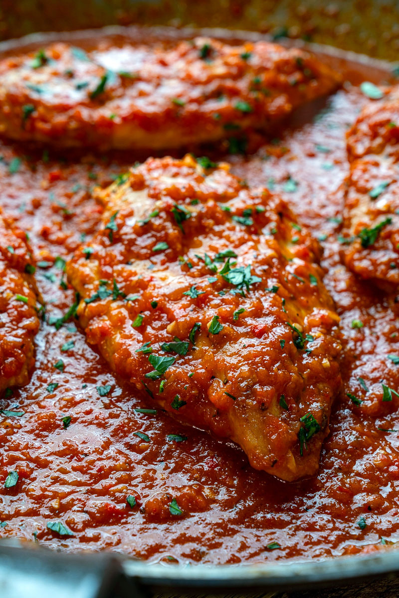 Sautéed Chicken with Roasted Red Pepper and Garlic Sauce