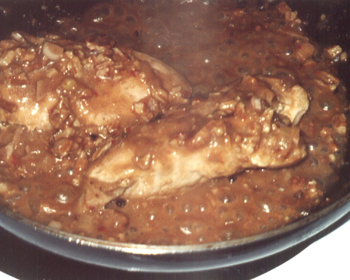 Pan-Seared Chicken with Walnut and Warm Walnut Sauce
