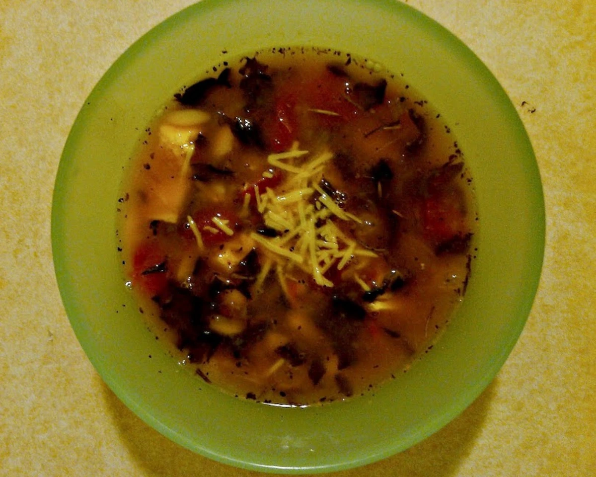 Quick Chicken and White Bean Soup with Spinach
