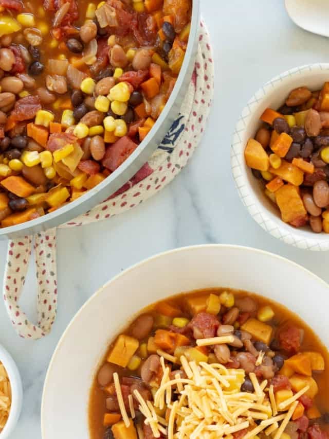 One-Pot Hearty Vegetable and Bean Chili