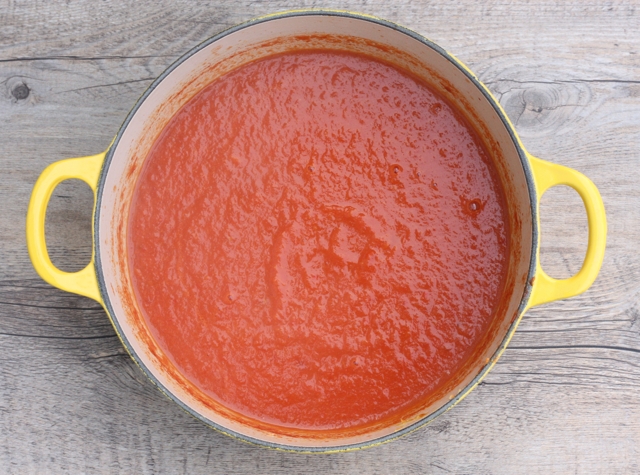 Slow-Simmered Tomato and Roasted Red Pepper Soup