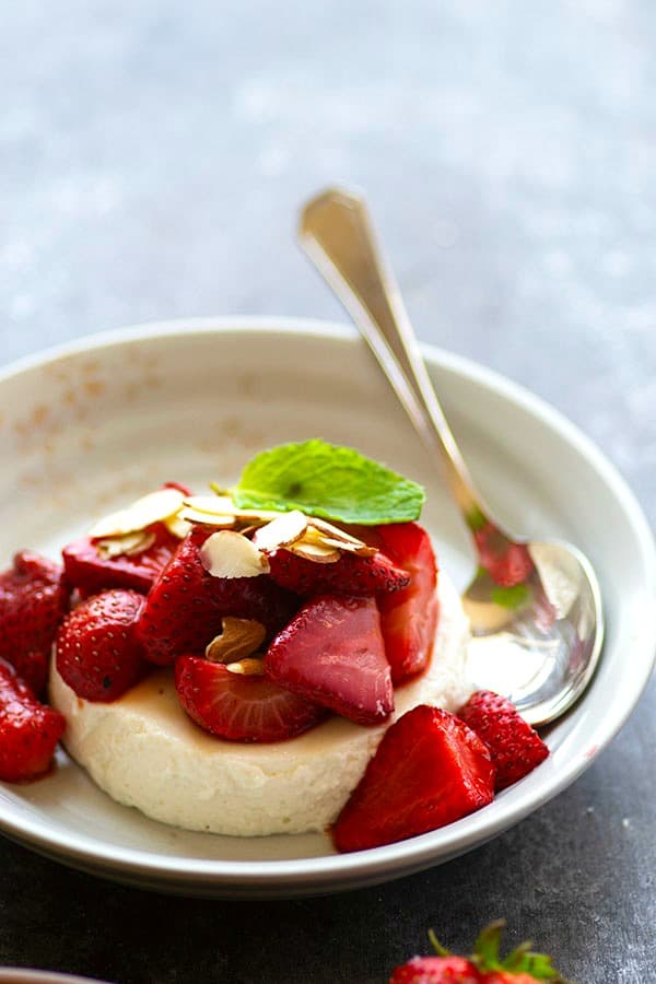 Oven-Baked Greek Yogurt and Honey Panna Cotta