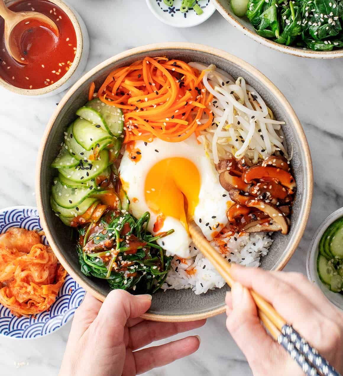 Bibimbap-Inspired Korean Rice Bowl with Mixed Vegetables and Gochujang Sauce