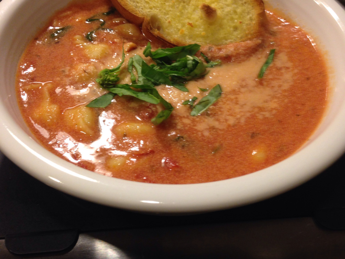 Faux-Alarm Tomato Basil Soup