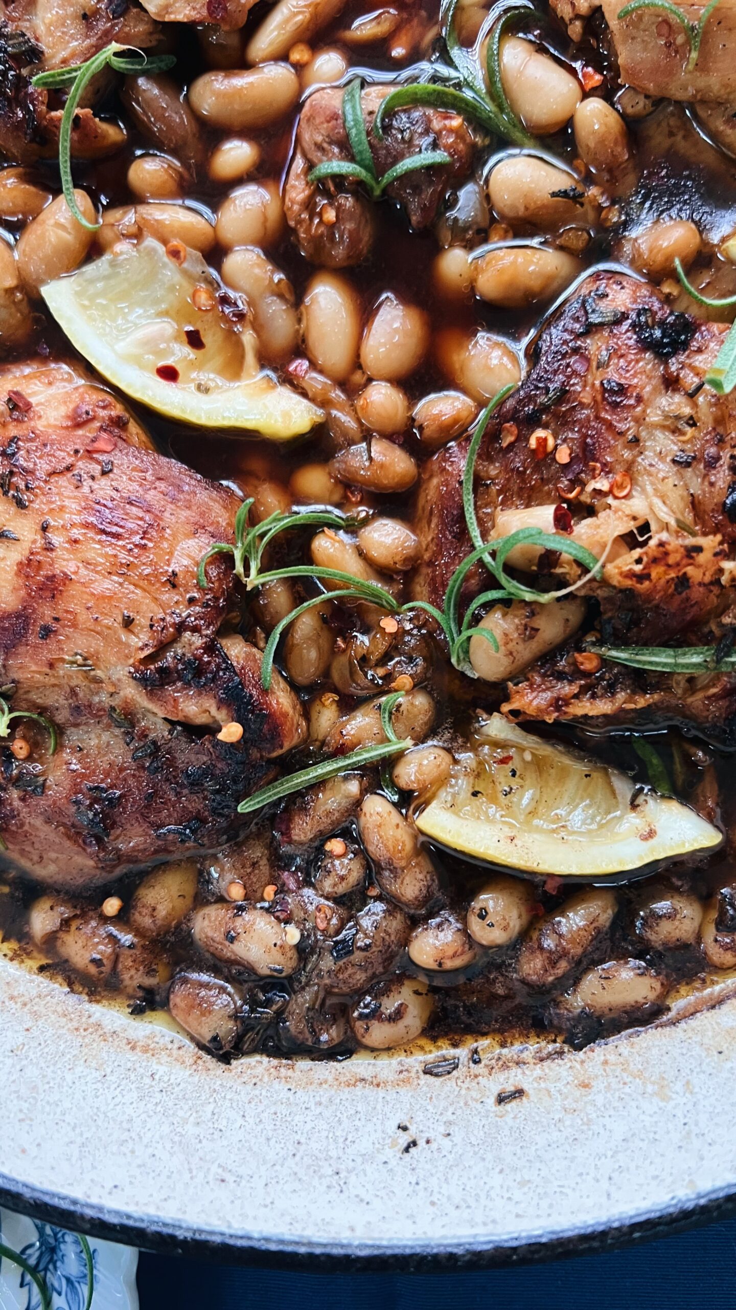 Pan-Seared Chicken with Italian White Bean and Rosemary Ragout