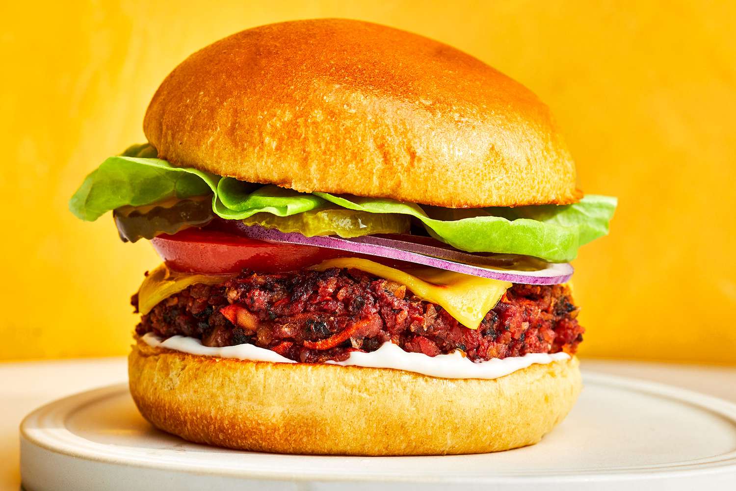 Skateboarder’s Comfort: Vans Era-Inspired Skater Burger