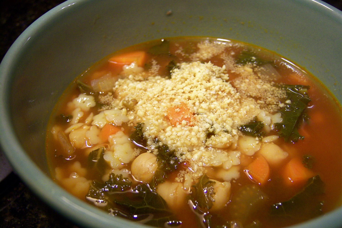 One-Pot Italian White Bean and Kale Minestrone