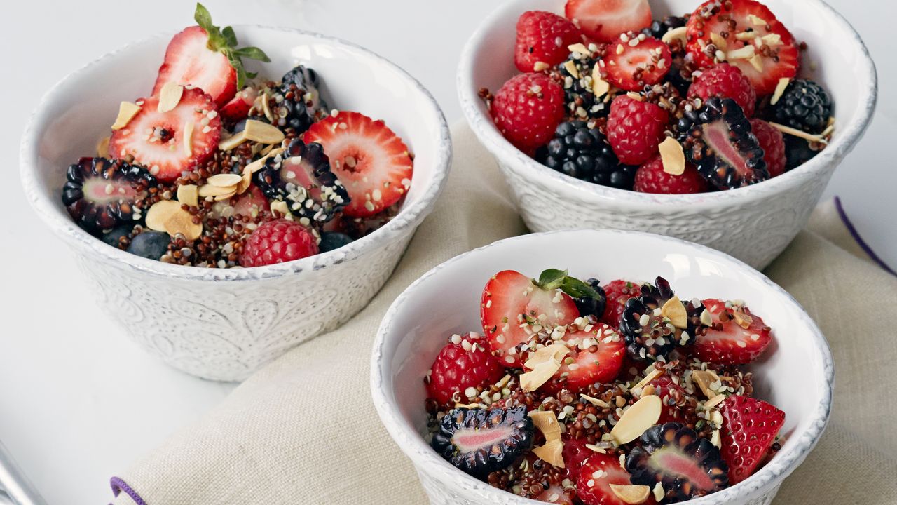 Energy-Boosting Breakfast Bowl with Quinoa and Berries