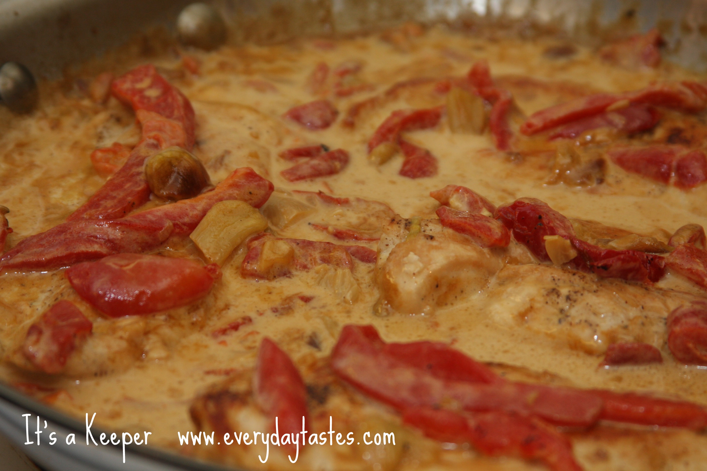 Sautéed Chicken with Roasted Red Pepper and Garlic Cream Sauce