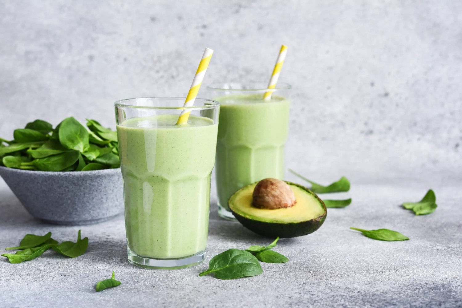 Keto-Friendly Creamy Avocado and Spinach Smoothie