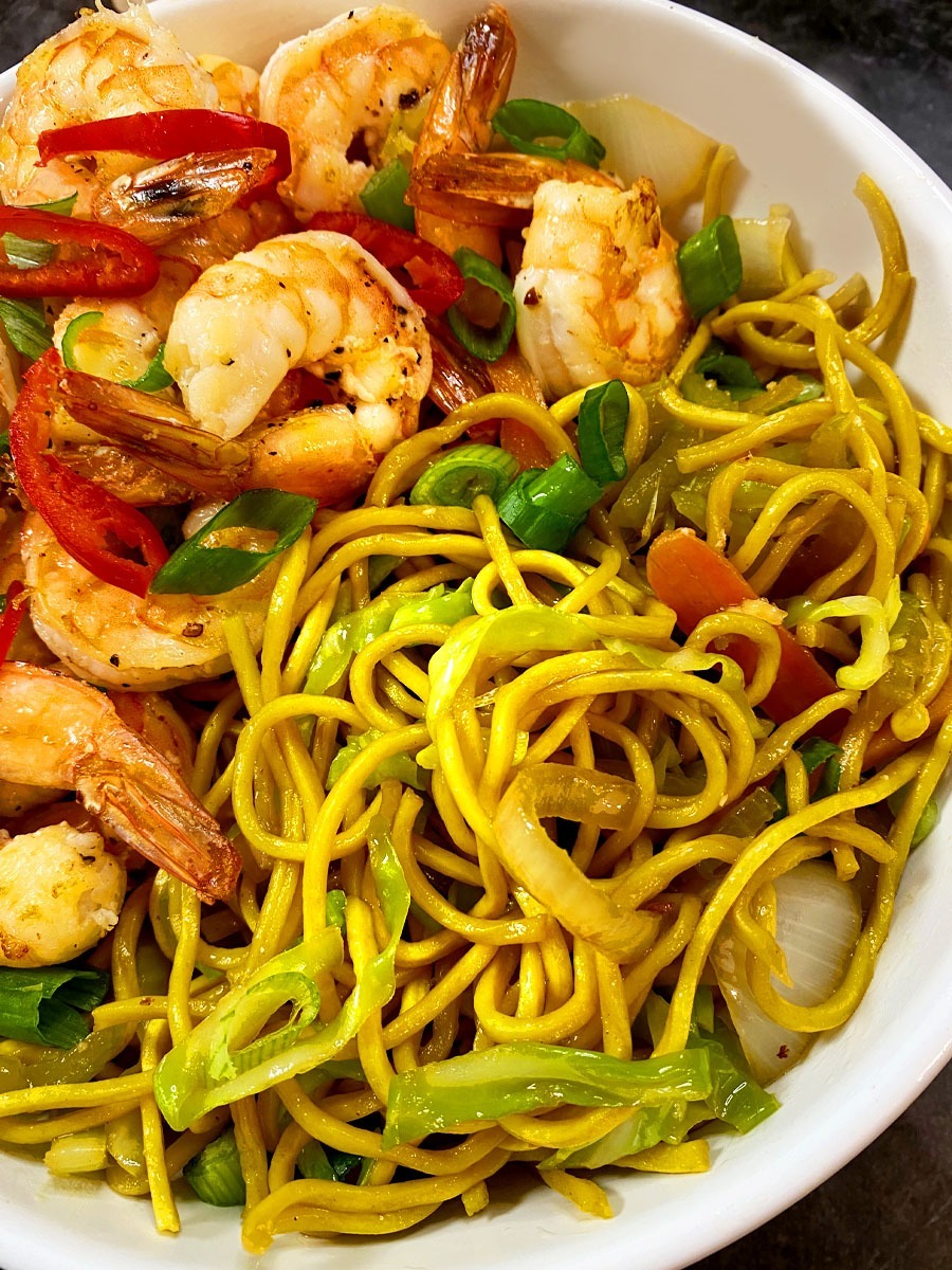Savory Filipino Pancit Canton Stir-Fry with Shrimp and Vegetables