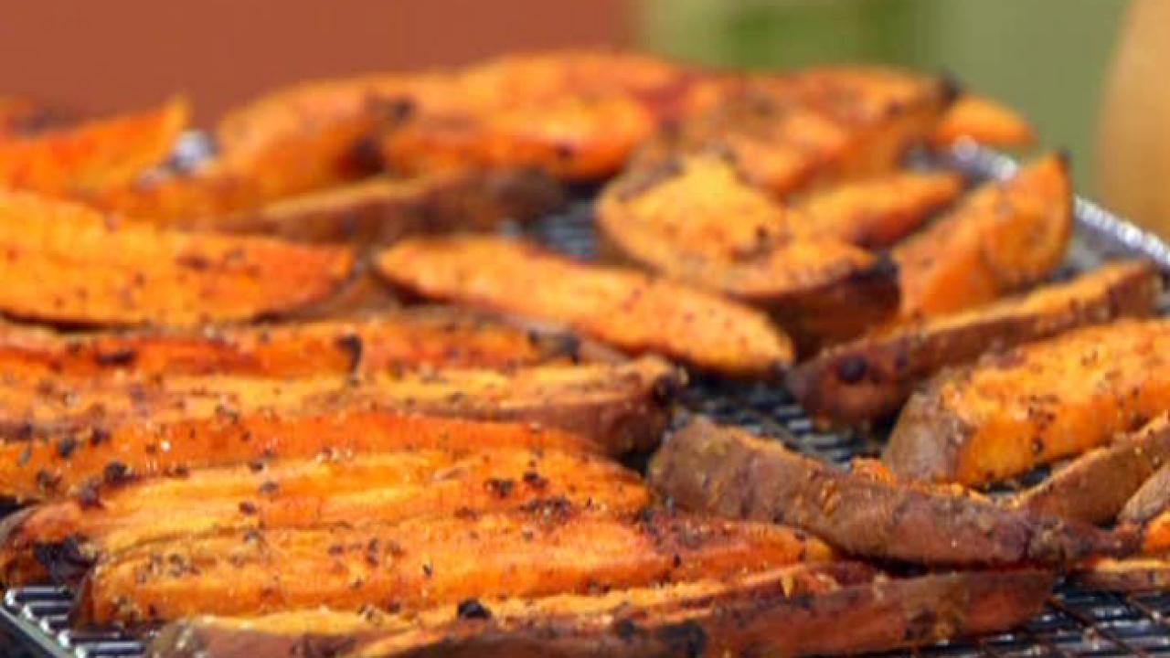Maple-Glazed Sweet Potato Wedges with Smoked Paprika