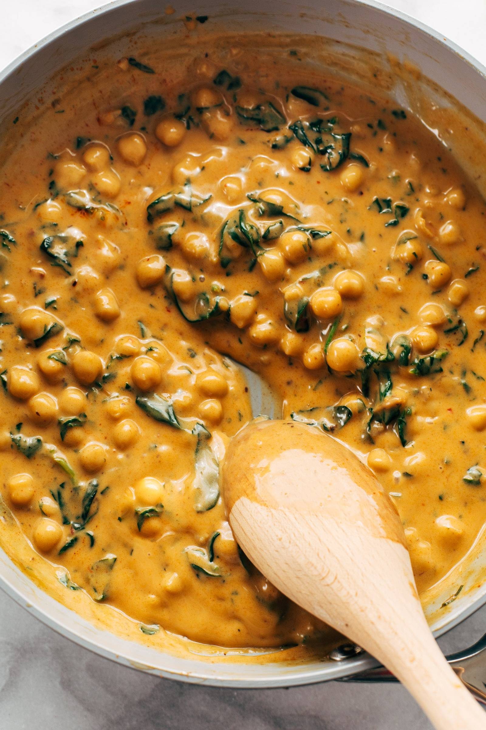 Stovetop Vegetarian Chickpea Curry with Spinach and Coconut Milk
